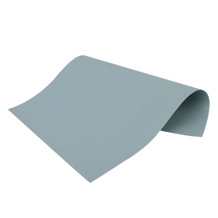 Hindi tinatagusan ng tubig na tarp